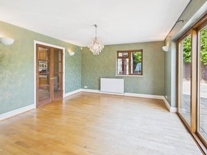 Dining Room- click for photo gallery
